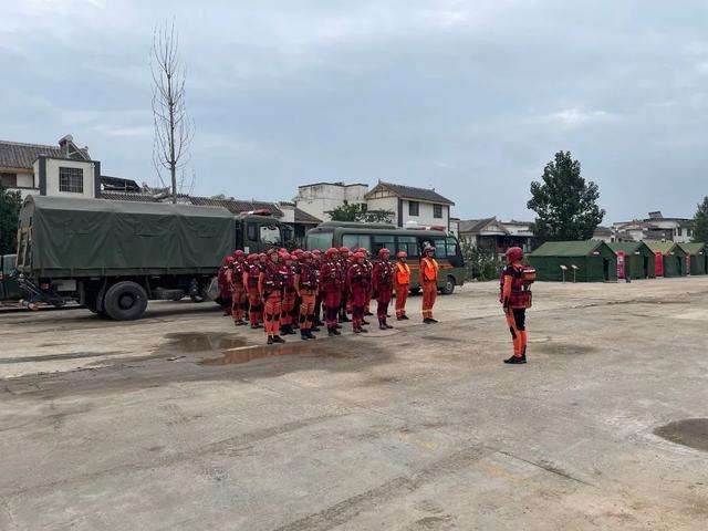 锤炼本领！西昌市森林消防大队扎实开展水域救援演练